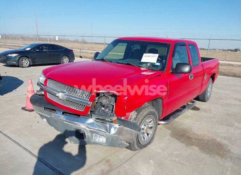 Photo 2 of 2005 Chevrolet Silverado 1500 LS (VIN 1GCEC19X15Z354924)