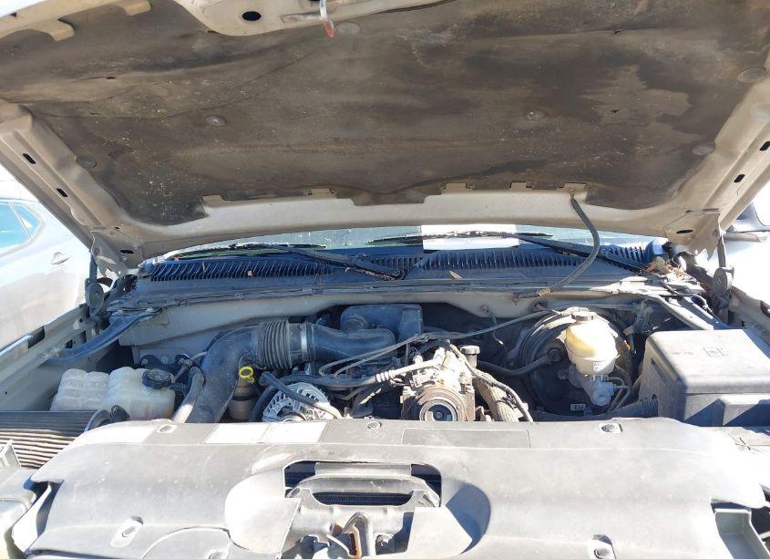 Photo 10 of 2005 Chevrolet Silverado 1500 (VIN 1GCEC19X45Z348468)