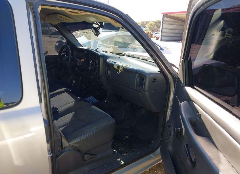 Photo 5 of 2005 Chevrolet Silverado 1500 (VIN 1GCEC19X45Z348468)