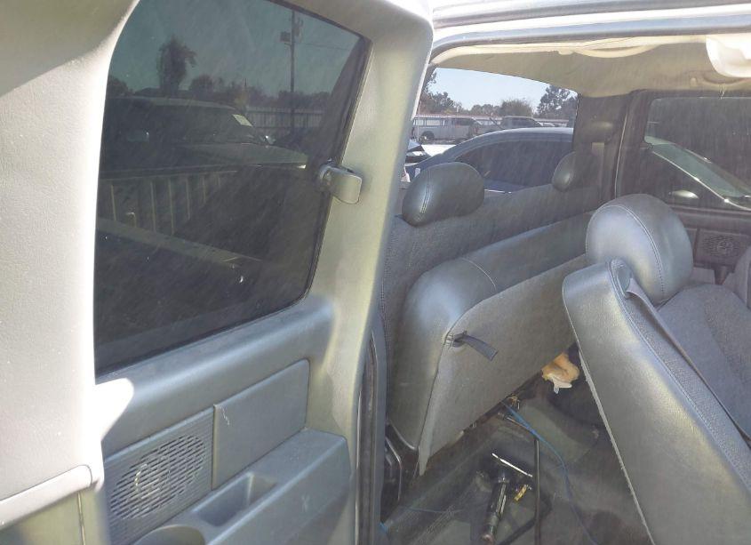 Photo 8 of 2005 Chevrolet Silverado 1500 (VIN 1GCEC19X45Z348468)