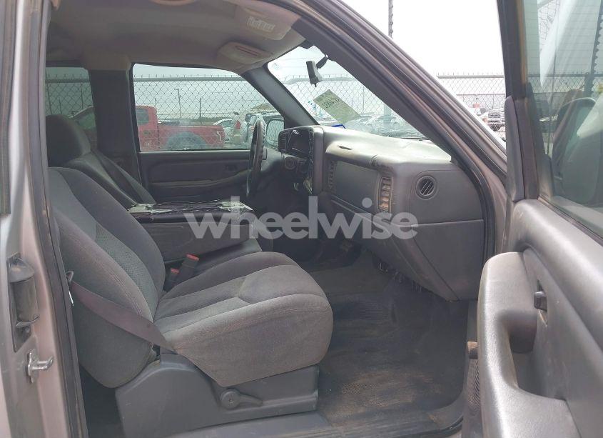 Photo 5 of 2005 Chevrolet Silverado 1500 WORK TRUCK (VIN 1GCEC19X55Z124772)