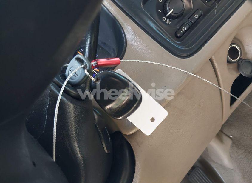 Photo 11 of 2004 Chevrolet Silverado 1500 LS (VIN 1GCEC19XX4Z154297)