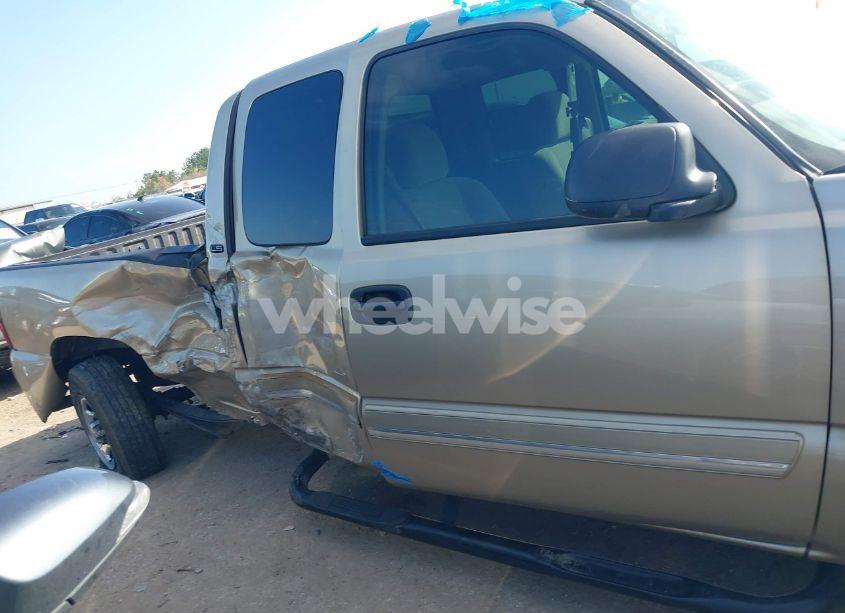 Photo 13 of 2004 Chevrolet Silverado 1500 LS (VIN 1GCEC19XX4Z154297)