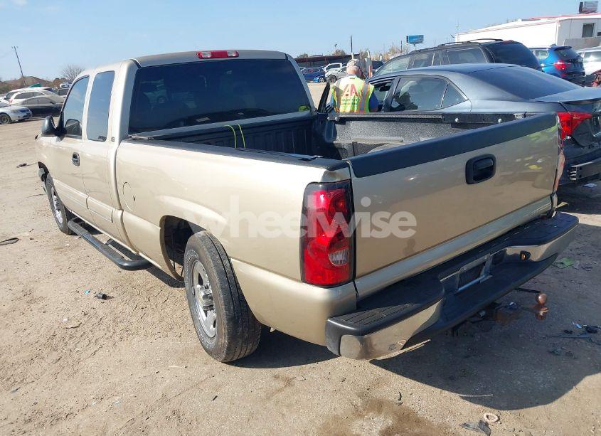 Photo 3 of 2004 Chevrolet Silverado 1500 LS (VIN 1GCEC19XX4Z154297)
