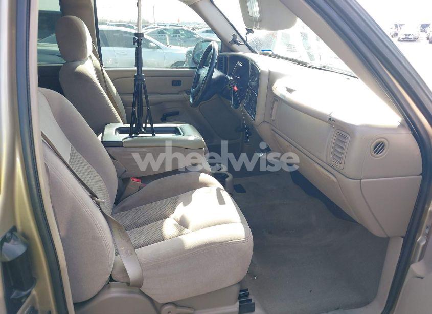 Photo 5 of 2004 Chevrolet Silverado 1500 LS (VIN 1GCEC19XX4Z154297)