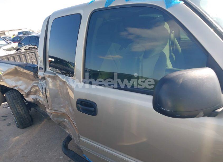 Photo 6 of 2004 Chevrolet Silverado 1500 LS (VIN 1GCEC19XX4Z154297)