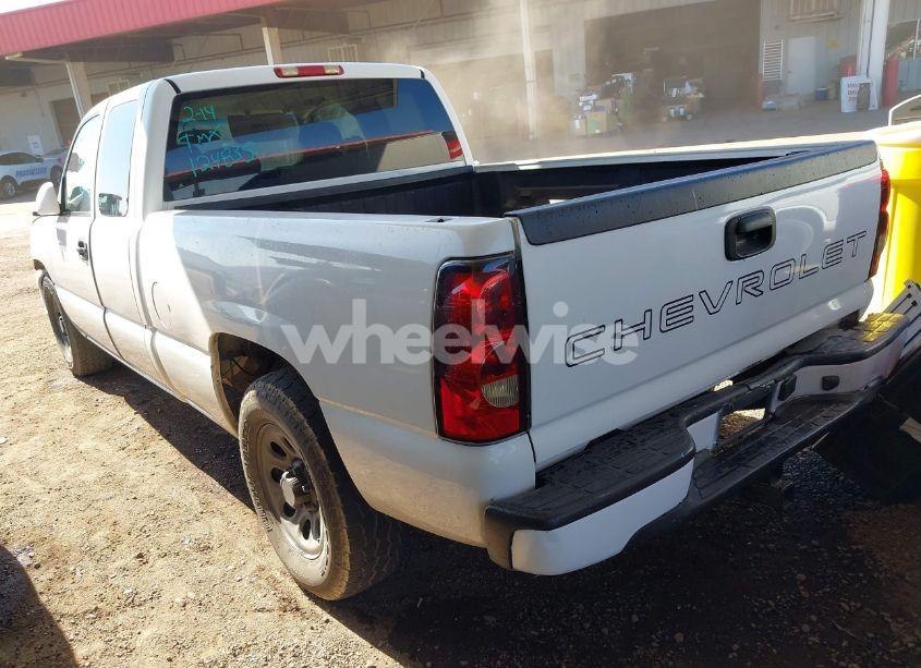 Photo 3 of 2007 Chevrolet Silverado 1500 CLASSIC WORK TRUCK (VIN 1GCEC19XX7Z124835)