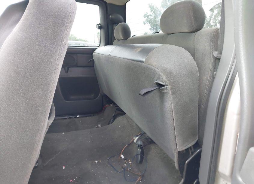 Photo 8 of 2005 Chevrolet Silverado 1500 LS (VIN 1GCEC19Z15Z218164)