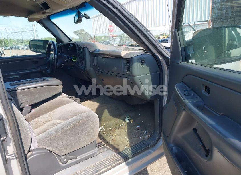 Photo 5 of 2005 Chevrolet Silverado 1500 LS (VIN 1GCEC19Z35Z182266)