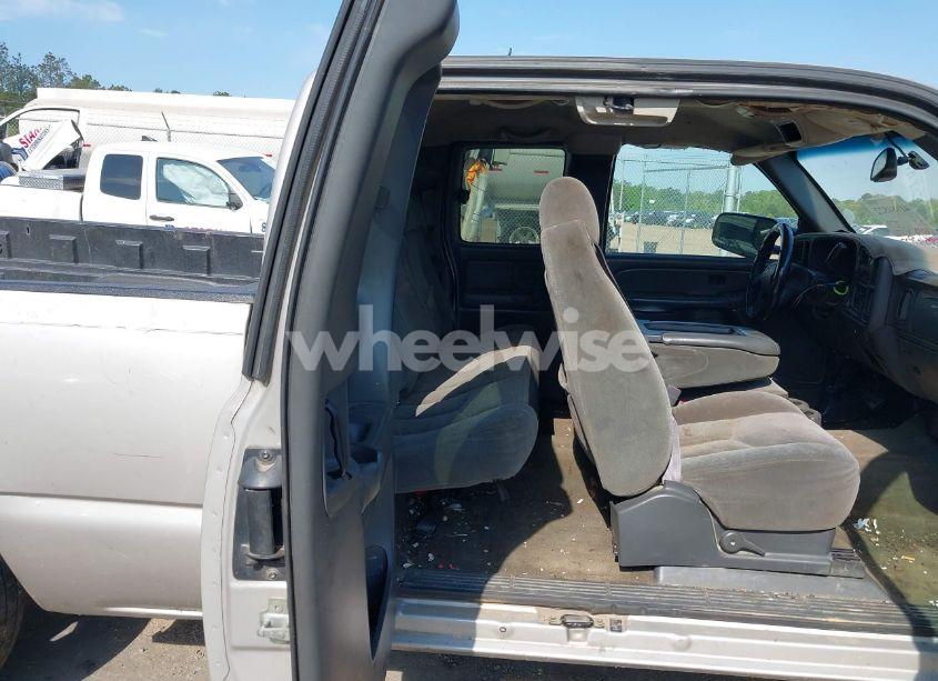 Photo 8 of 2005 Chevrolet Silverado 1500 LS (VIN 1GCEC19Z35Z182266)