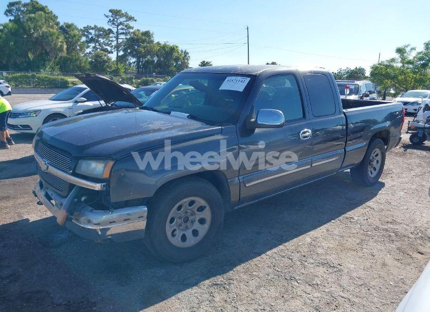 Photo 2 of 2005 Chevrolet Silverado 1500 LS (VIN 1GCEC19Z45Z212469)