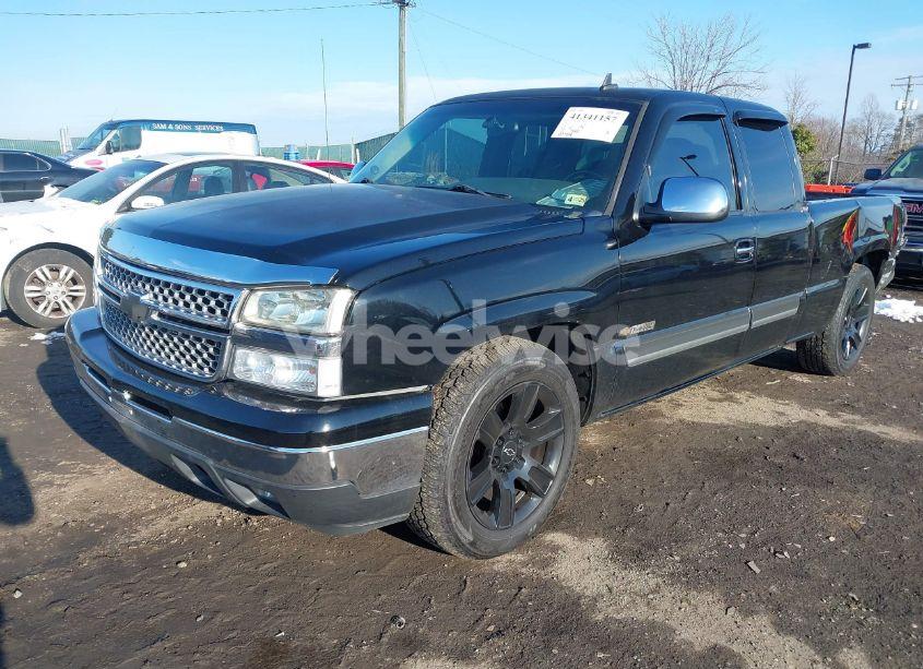 Photo 2 of 2006 Chevrolet Silverado 1500 LT2 (VIN 1GCEC19Z46Z226356)