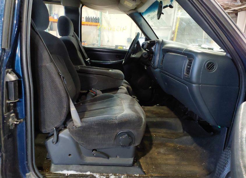 Photo 5 of 2002 Chevrolet Silverado 1500 (VIN 1GCEC19Z52Z311944)