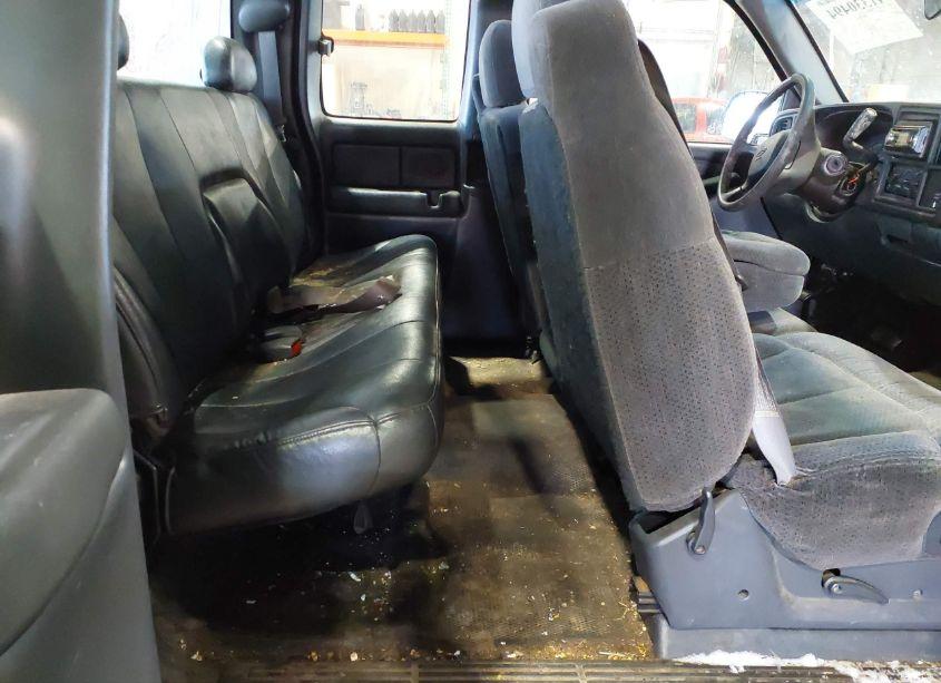 Photo 8 of 2002 Chevrolet Silverado 1500 (VIN 1GCEC19Z52Z311944)