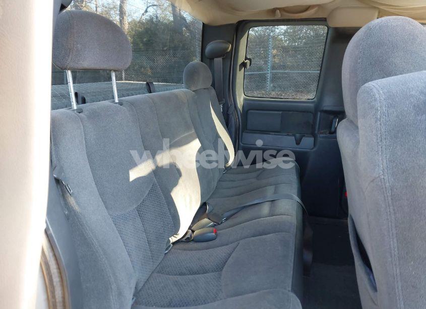 Photo 8 of 2005 Chevrolet Silverado 1500 LS (VIN 1GCEC19Z65Z261026)