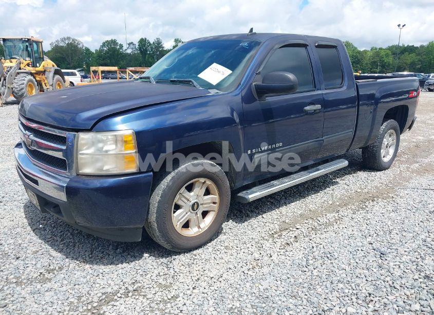 Photo 2 of 2009 Chevrolet Silverado 1500 LT (VIN 1GCEC29079Z153317)