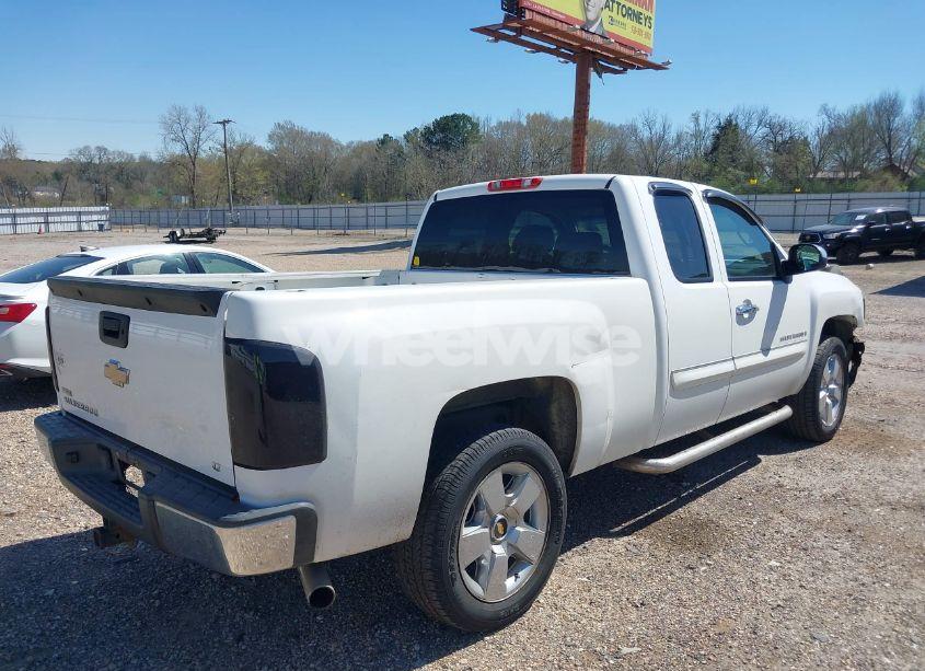 Photo 4 of 2009 Chevrolet Silverado 1500 LT (VIN 1GCEC290X9Z273788)