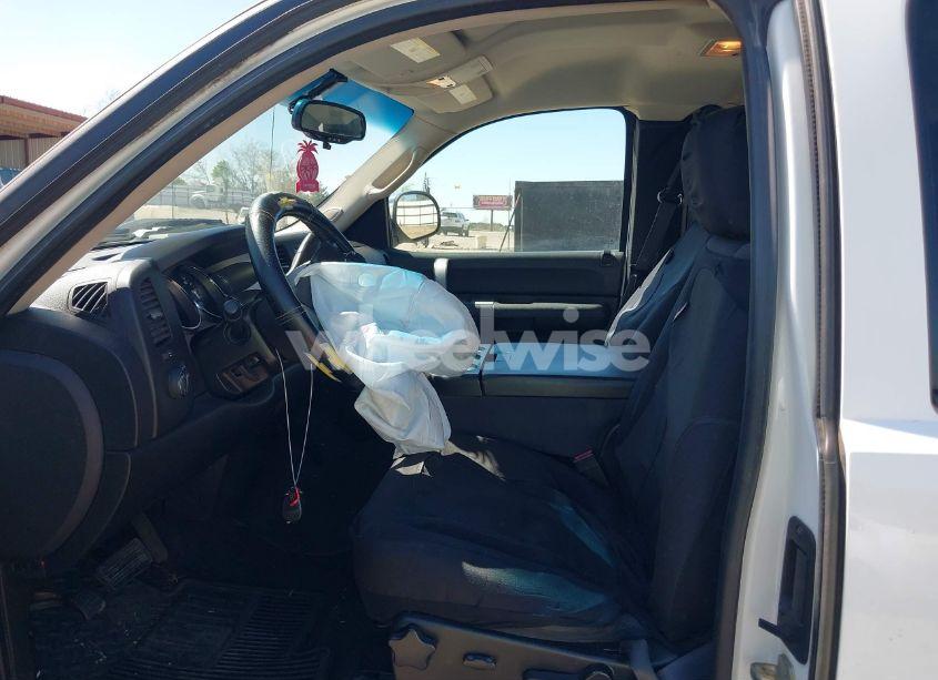 Photo 5 of 2009 Chevrolet Silverado 1500 LT (VIN 1GCEC290X9Z273788)