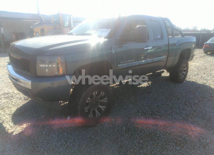 Photo 2 of 2009 Chevrolet Silverado 1500 LT (VIN 1GCEC29J59Z295707)