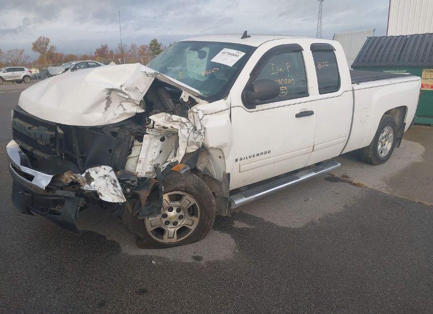 Photo 2 of 2009 Chevrolet Silverado 1500 LT (VIN 1GCEC29J99Z141467)