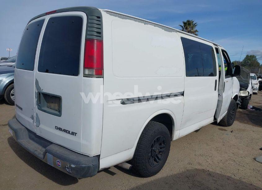 Photo 4 of 2002 Chevrolet Express (VIN 1GCEG15W121226906)