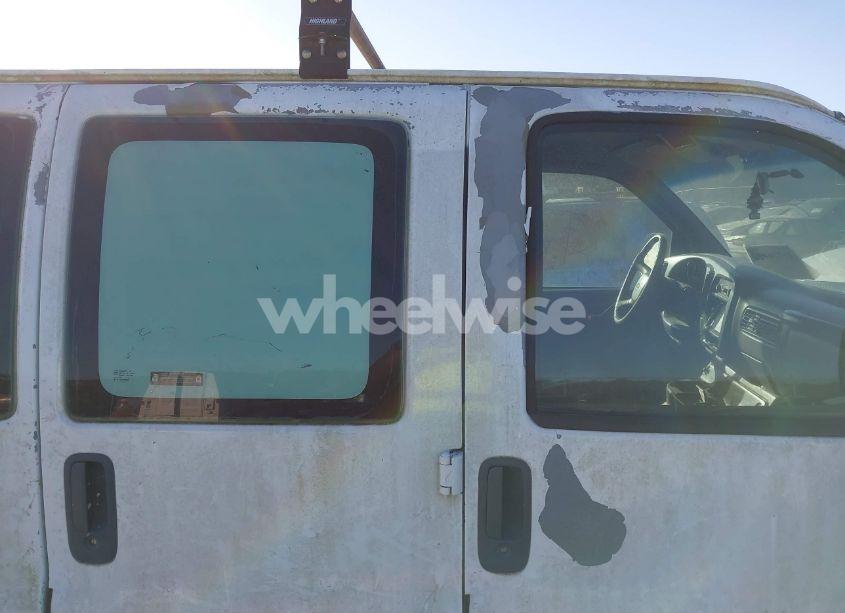 Photo 13 of 2002 Chevrolet Express (VIN 1GCEG15W321157717)