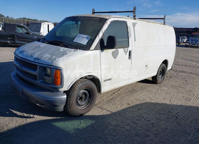 Photo 2 of 2002 Chevrolet Express (VIN 1GCEG15W321157717)