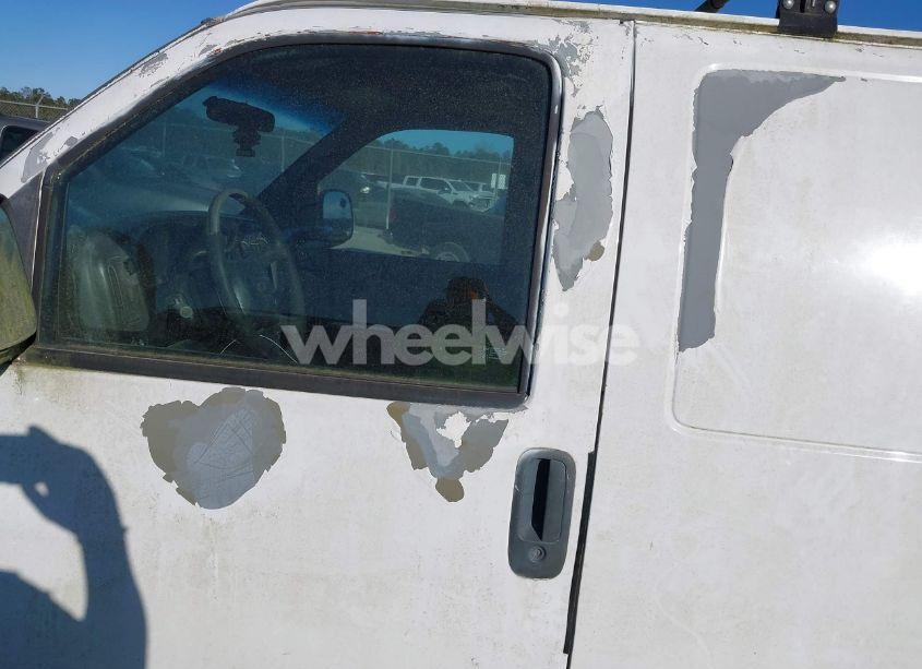 Photo 6 of 2002 Chevrolet Express (VIN 1GCEG15W321157717)
