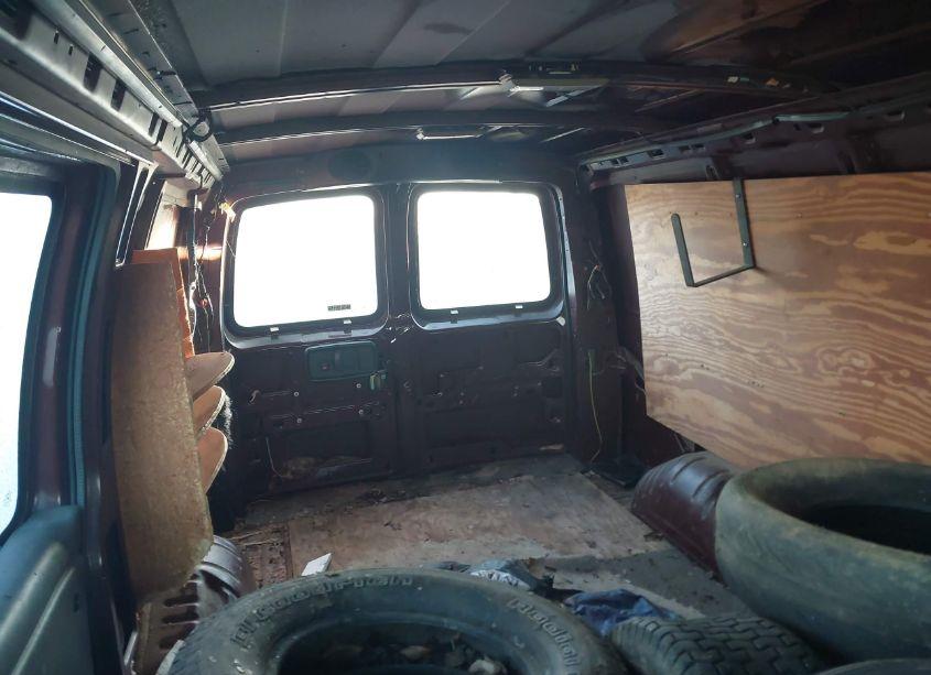 Photo 8 of 1998 Chevrolet Chevy VAN G1500 (VIN 1GCEG15W4W1051461)