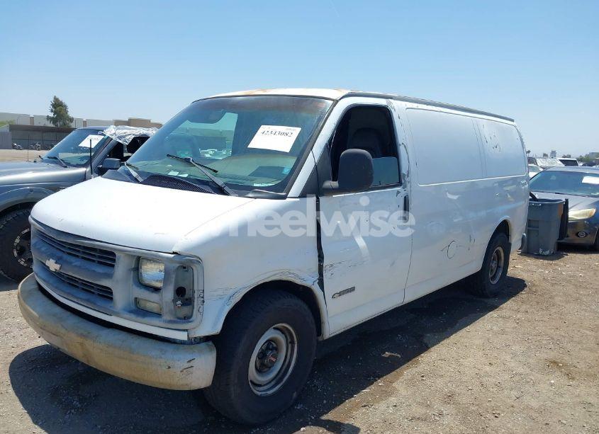 Photo 6 of 2002 Chevrolet Express (VIN 1GCEG15W821225865)
