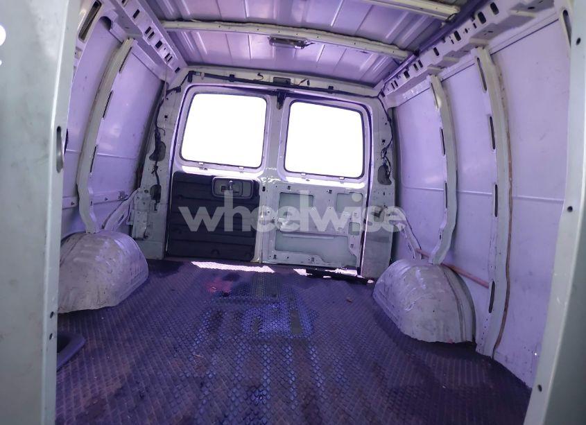 Photo 8 of 2002 Chevrolet Express (VIN 1GCEG15W821225865)