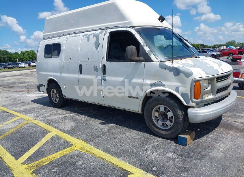 1999 Chevrolet Express (VIN 1GCEG15WXX1156166) main photo