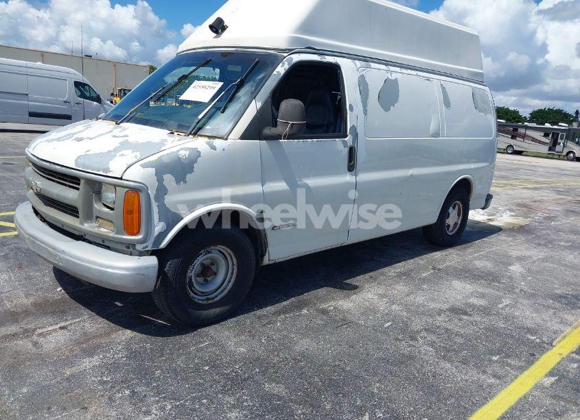 Photo 2 of 1999 Chevrolet Express (VIN 1GCEG15WXX1156166)