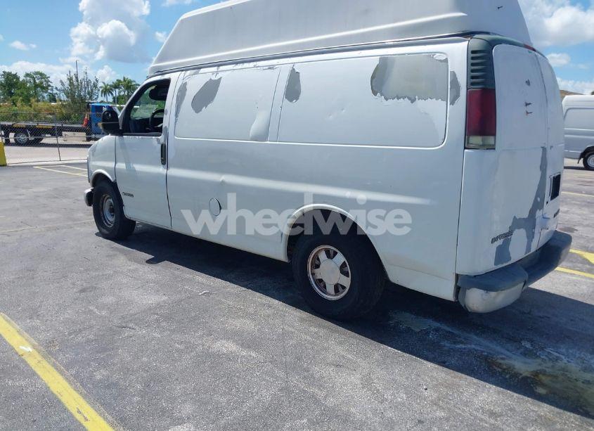 Photo 3 of 1999 Chevrolet Express (VIN 1GCEG15WXX1156166)
