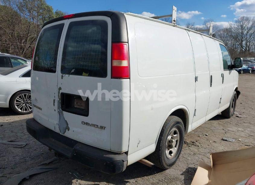 Photo 4 of 2005 Chevrolet Express (VIN 1GCEG15X251253481)