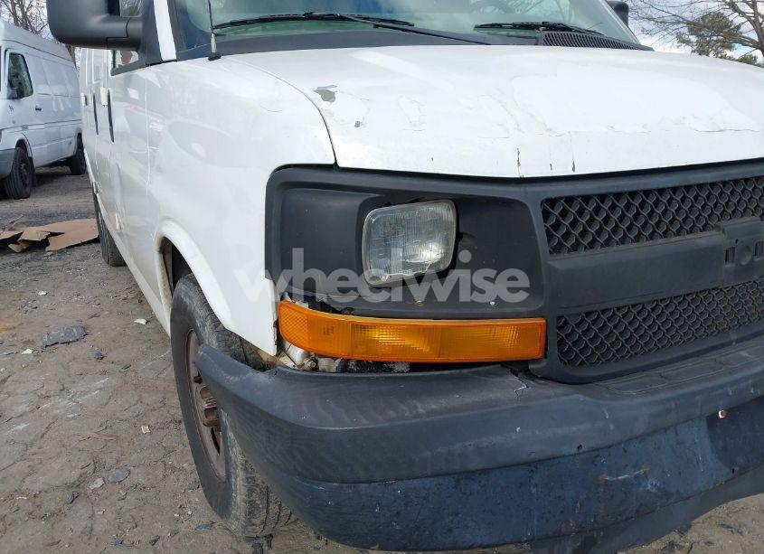 Photo 6 of 2005 Chevrolet Express (VIN 1GCEG15X251253481)