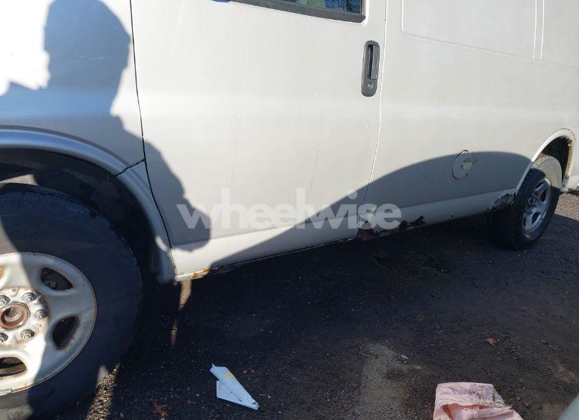 Photo 6 of 2006 Chevrolet Express WORK VAN (VIN 1GCEG15X261239839)