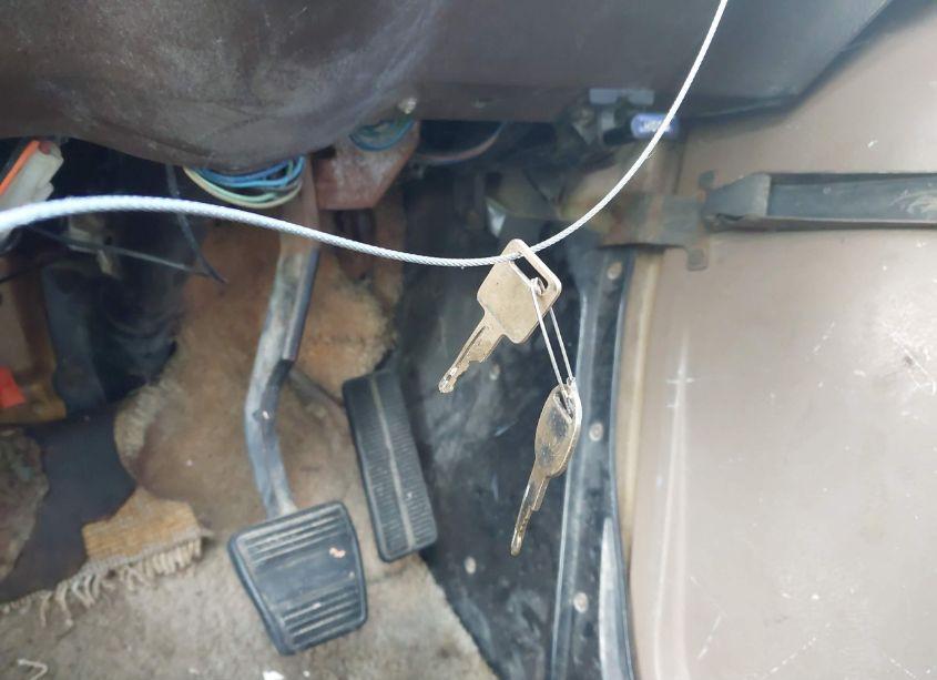 Photo 11 of 1984 Chevrolet G20 (VIN 1GCEG25F2E7124750)