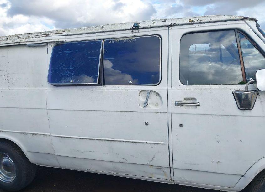 Photo 13 of 1984 Chevrolet G20 (VIN 1GCEG25F2E7124750)