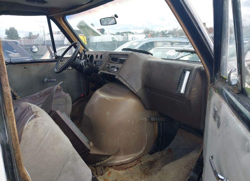 Photo 5 of 1984 Chevrolet G20 (VIN 1GCEG25F2E7124750)