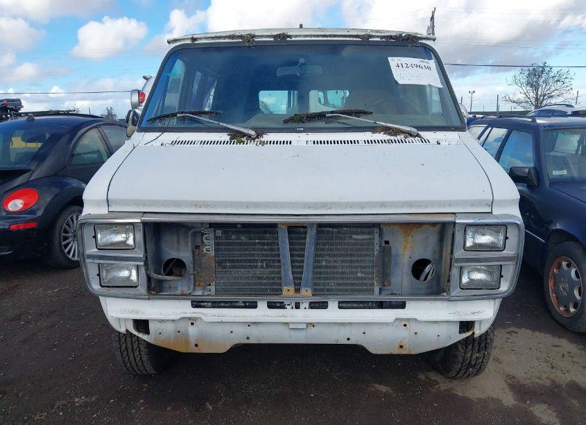 Photo 6 of 1984 Chevrolet G20 (VIN 1GCEG25F2E7124750)