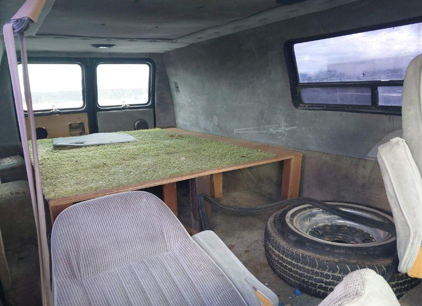 Photo 8 of 1984 Chevrolet G20 (VIN 1GCEG25F2E7124750)