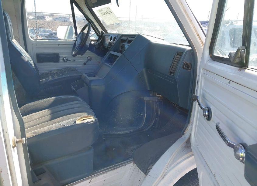 Photo 5 of 1994 Chevrolet G20 (VIN 1GCEG25K3RF121803)