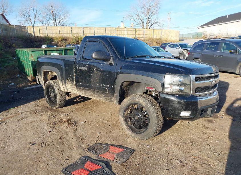 2007 Chevrolet Silverado 1500 LT1 (VIN 1GCEK14027Z651877) main photo