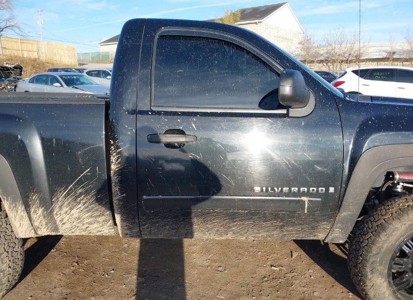 Photo 13 of 2007 Chevrolet Silverado 1500 LT1 (VIN 1GCEK14027Z651877)