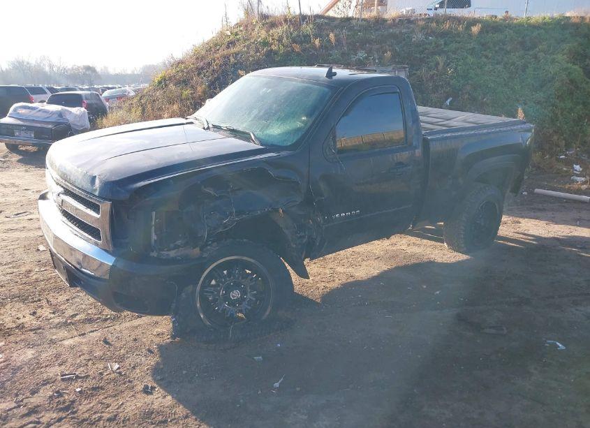 Photo 2 of 2007 Chevrolet Silverado 1500 LT1 (VIN 1GCEK14027Z651877)