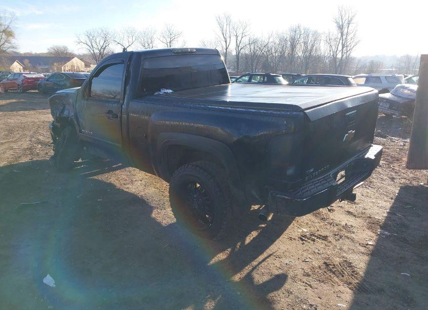 Photo 3 of 2007 Chevrolet Silverado 1500 LT1 (VIN 1GCEK14027Z651877)