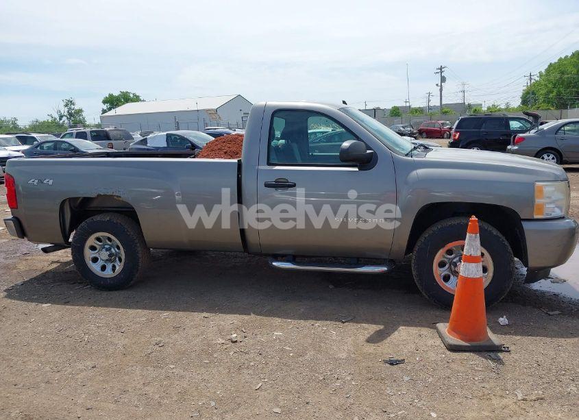 Photo 13 of 2007 Chevrolet Silverado 1500 WORK TRUCK (VIN 1GCEK14097Z644988)