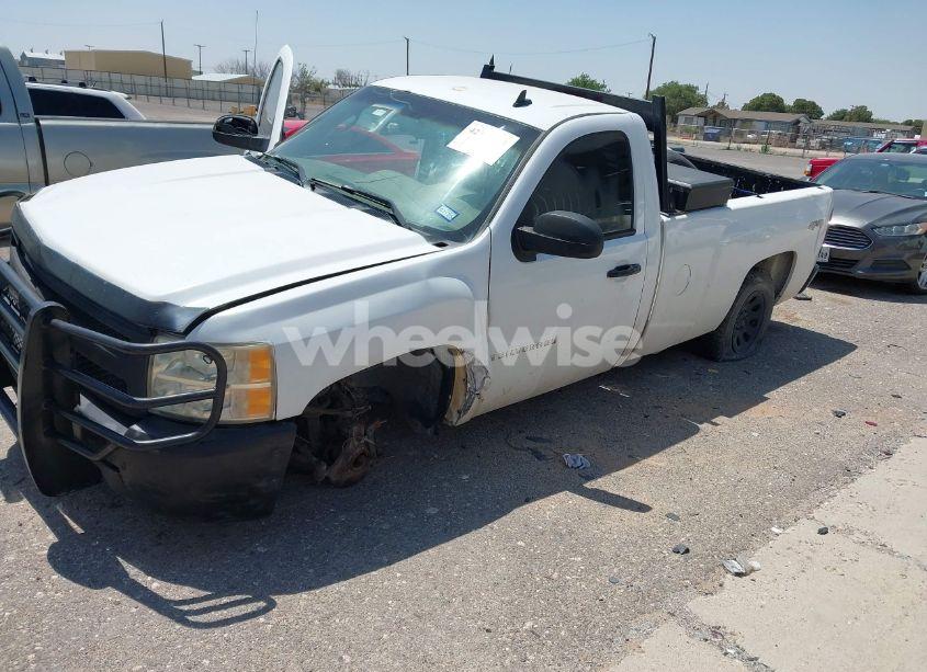 Photo 2 of 2007 Chevrolet Silverado 1500 WORK TRUCK (VIN 1GCEK14C47Z626649)