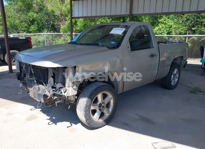 Photo 2 of 2007 Chevrolet Silverado 1500 WORK TRUCK (VIN 1GCEK14C77Z524035)